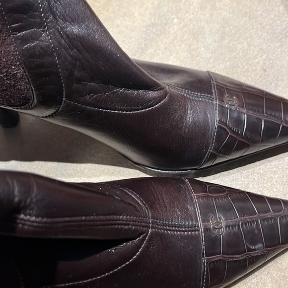 Chanel brown alligator and leather boot size 36 - Picture 2 of 10